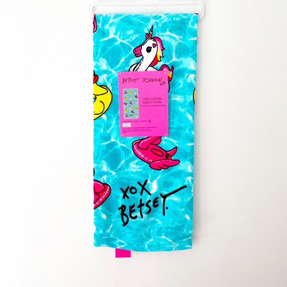Betsey Johnson Unicorn Flamingo Duck Beach Towel - Picture 4 of 4